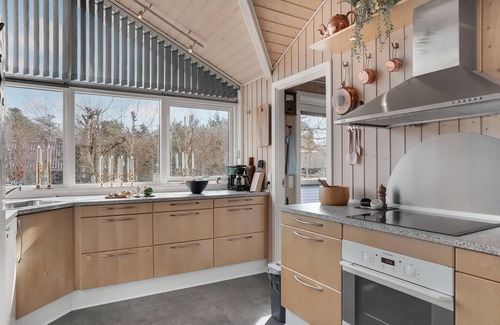 Aalbaek House | Relaxing Oceanfront Retreat with Pet-Friendly Amenities