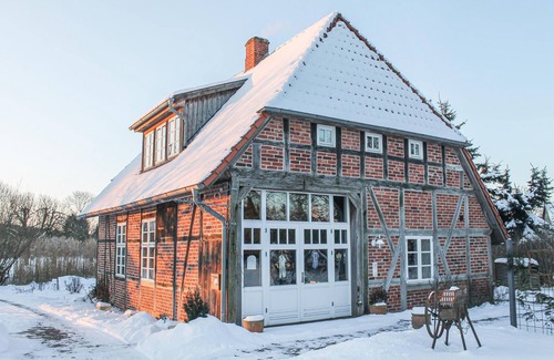 Thandorf House | Exceptional 3 Bedroom Getaway in Thandorf with Lake View