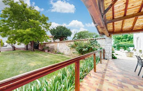 Ligne House | Inviting Home in Lign with Full Kitchen for Families