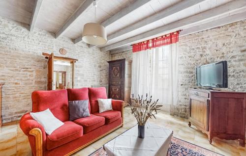 Ligne House | Inviting Home in Lign with Full Kitchen for Families