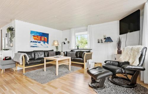 Sønder Nissum House | Charming Home in Ulfborg with Panoramic Views & Pet-Friendly