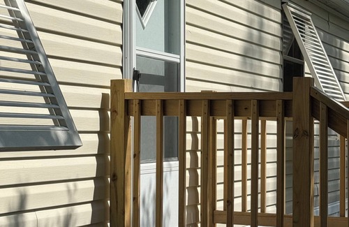 Havelock House | 3-bedroom creekside cabin in charming Havelock with kayak and paddleboards.