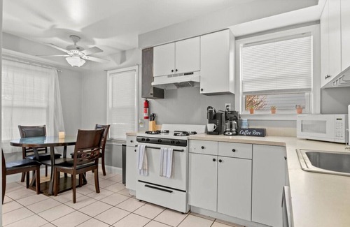 Lincoln Park House | 3 Bedroom Fenced Backyard Pets Welcome Sleeps 6