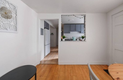 Poets Corner Apartment | Inviting 3-Bed Unit with Kitchen, Steps from Bart to SF