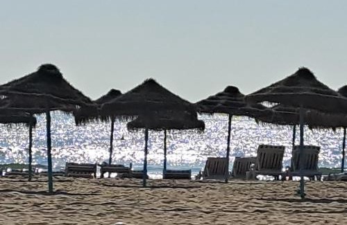Rascanya Apartment | Oceanfront 3 Bedroom Flat with Free WiFi and Child-Friendly Amenities
