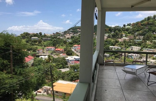 St. George's Condo | Inviting 3 Bedroom Retreat with Harbor Views and Pool