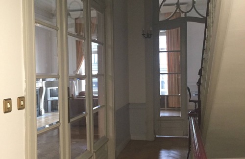 Wijk van de Squares Apartment | Comfortable 3-Bedroom Monthly Rentals in EU Schuman District