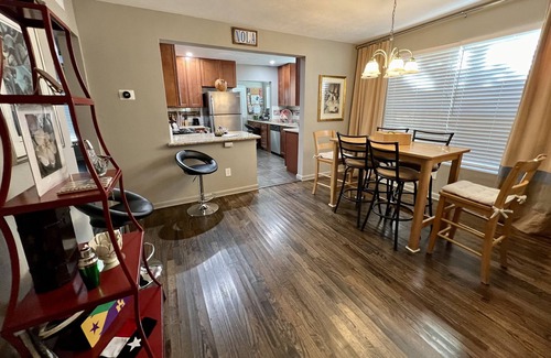 MacGregor House | Spacious 3 Bedroom Retreat with Free Parking & Ocean Views