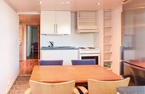 Giske Apartment | Cozy Vacation Home by the Sea with Lake View & Spa