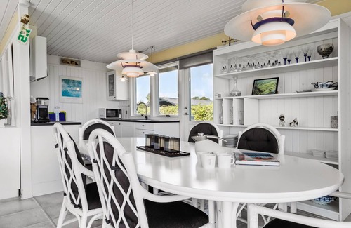 Pøt Strandby House | Cozy 3-Bedroom Haven with Oceanfront Views in Juelsminde
