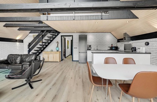 Bøtø By House | Seaside Getaway: 10/10 Rated Oceanfront Vacation Home