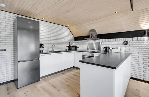 Bøtø By House | Seaside Getaway: 10/10 Rated Oceanfront Vacation Home