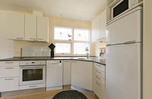 Pedersker House | Perfect 3 Bedroom Retreat with Ocean View in Aakirkeby
