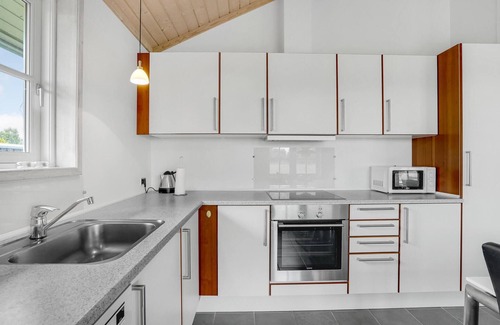 Flovt Strand House | Ideal 3 Bedroom Retreat with Ocean Views in Haderslev