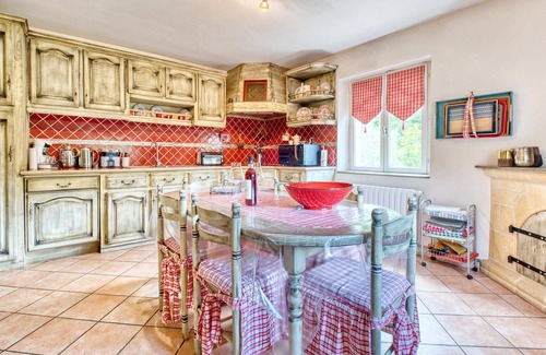 Le Lardin-Saint-Lazare House | Cozy 3 Bedroom Retreat with Pool in Le Lardin