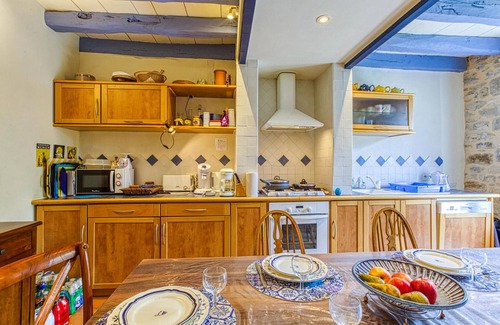 Creysse House | Welcoming Stone House on the Dordogne River with Spa & Breakfast