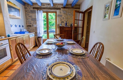 Creysse House | Welcoming Stone House on the Dordogne River with Spa & Breakfast