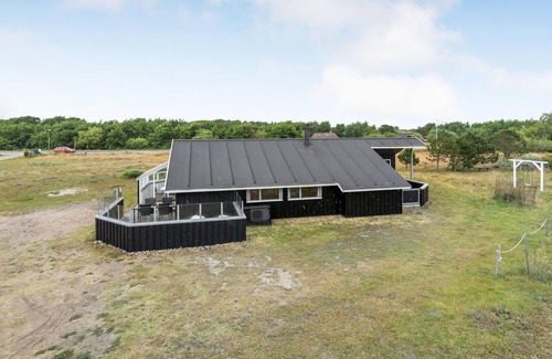 Rindby Strand House | Beautiful Cottage with Oceanfront Views Near Fanø Bad