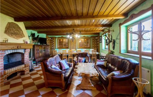 Cacinci House | Cozy Pet-Friendly Retreat in Cacinci with Kitchen