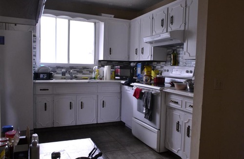 Forest Lawn Apartment | Spacious 3-Bedroom Half Duplex Suite for Memorable Stays
