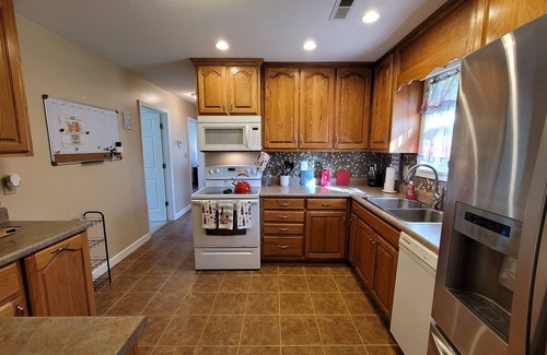 Athens House | Cozy 3 Bedroom Home Near I-65 with Fenced Backyard