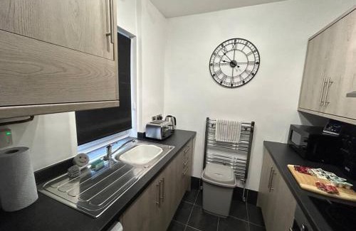 Crewe House | Family-Friendly 3 Bedroom Home in Crewe, Rated 10/10
