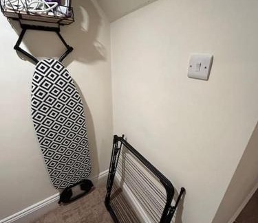 Crewe House | Family-Friendly 3 Bedroom Home in Crewe, Rated 10/10