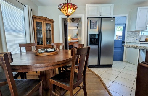San Antonio House | Stylish 3 Bedroom Home in Deco District near Downtown