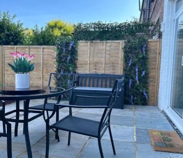Worthing House | 3 Bedroom Home In Worthing Perfect For Long And Short Stays