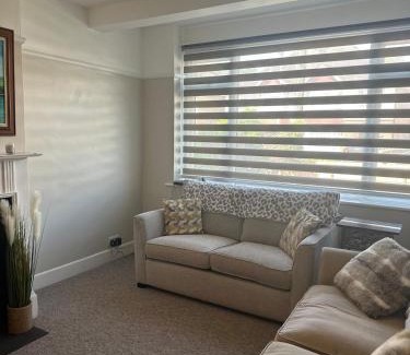 Worthing House | 3 Bedroom Home In Worthing Perfect For Long And Short Stays