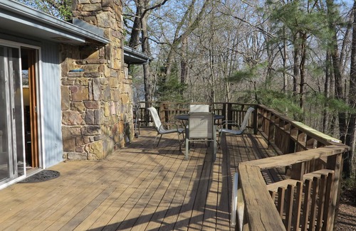 Bella Vista House | Charming 3 Bedroom Home Near Bike Trails & Crystal Bridges
