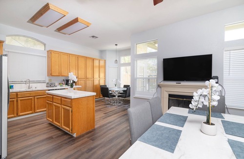 Elk Grove House | Family-Friendly 3 Bedroom Home with Inviting Pool