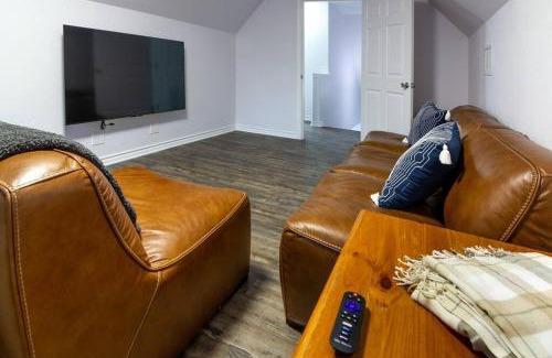 Granbury Apartment | 3 Bedroom House 5 Min Walk to Square