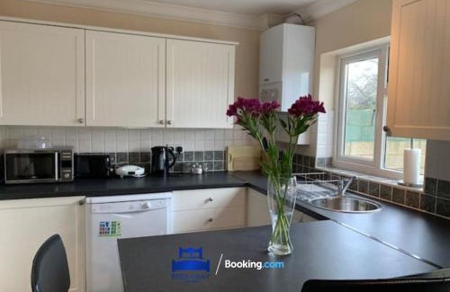 Oxford House | Convenient 3 Bedroom House for Contractors in Oxford