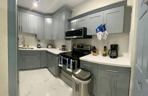 Ives Estates House | 3-bedroom house in lovely Miami with WiFi, AC. Enjoy your stay