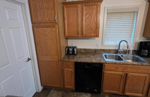 Idlewild House | 3-bedroom house in tranquil Baldwin with AC, WiFi. Enjoy a peaceful getaway.