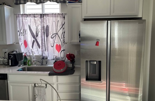 Springfield House | 3-bedroom house in marvelous Springfield/Eugene, with AC, WiFi. Enjoy your stay