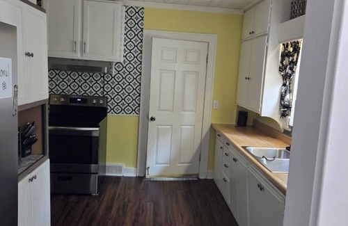 South Haven House | 3-bedroom house, large private yard, great location in South Haven MI