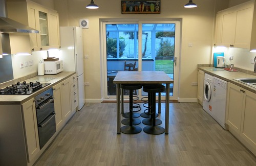 Ramsgate House | Family-Friendly 3 Bedroom House with Breakfast Near Beaches