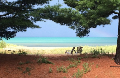 Oscoda House | Exquisite 3 Bedroom Lakefront Home on Beautiful Lake Huron