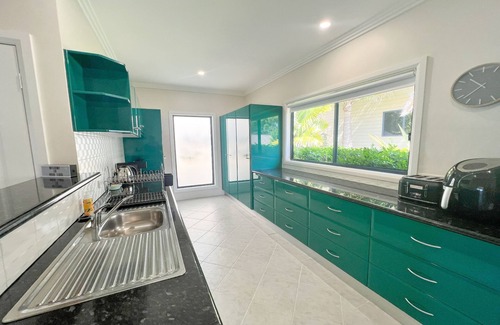 Arcadia Vale House | Family-Friendly Lakeside Retreat with Spectacular Views
