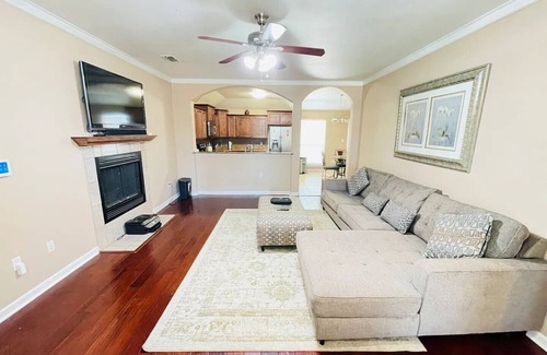 Abilene House | Ideal 3 Bedroom Retreat in Vibrant Abilene Neighborhood