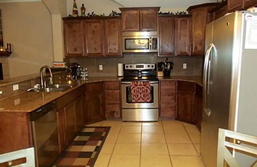 Abilene House | Ideal 3 Bedroom Retreat in Vibrant Abilene Neighborhood