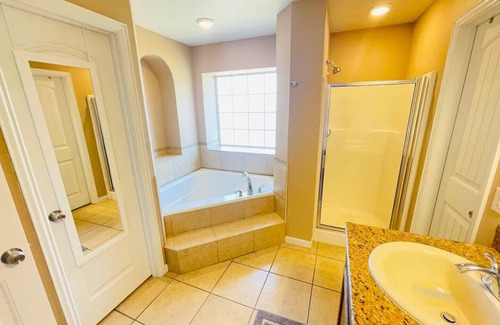 Abilene House | Ideal 3 Bedroom Retreat in Vibrant Abilene Neighborhood