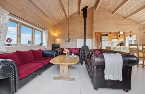 Fjand Badeby House | Family-Friendly 3 Bedroom Stay in Ulfborg with Ocean Views