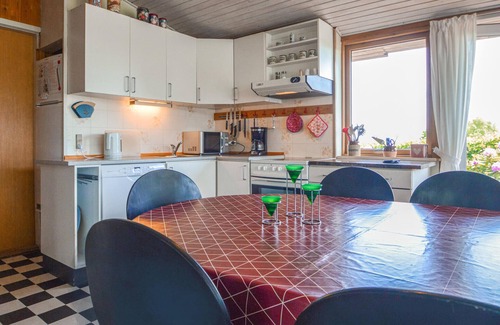 Bjert House | Ideal 3 Bedroom Retreat in Bjert with Ocean Views