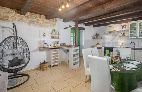 Sorici House | Comfortable 3 Bedroom Retreat in Sorici with Private Pool
