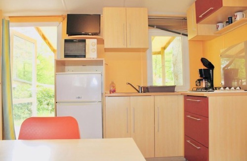 Saint-Cheron House | Pet-Friendly Retreat with Pool and Hot Tub Awaits You