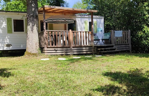 Saint-Cheron House | Pet-Friendly Retreat with Pool and Hot Tub Awaits You