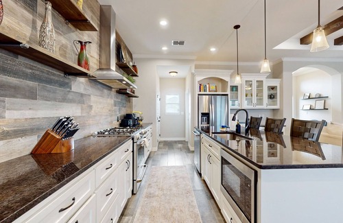 Flour Bluff House | 3-bedroom modern home with private pool and dog friendly